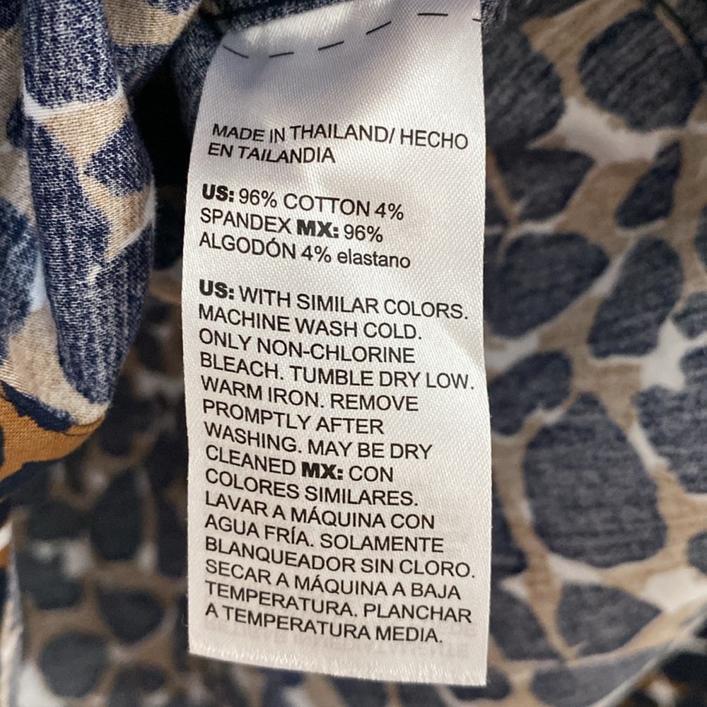 NWT Chico’s top - Picture 10 of 10